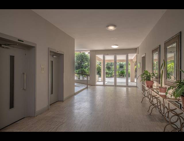 3 BEDROOM APARTMENT FOR SALE IN SANDOWN